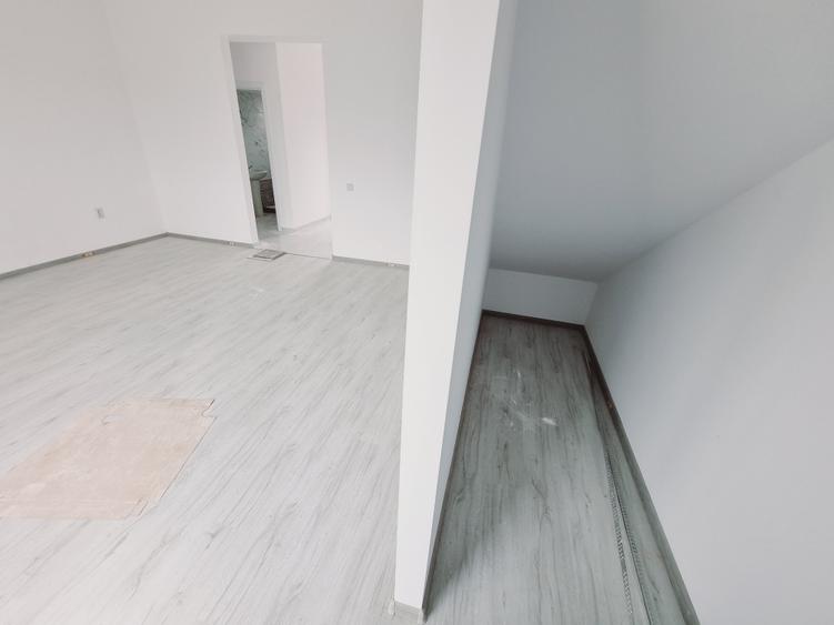 Casă individuală cu 4 camere cu Teren 250 Mp în Central