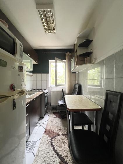 Garsonieră decomandată, mobilată în Girocului