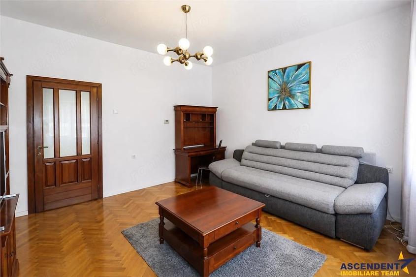 Apartament cu 2 camere decomandat în Centrul Istoric