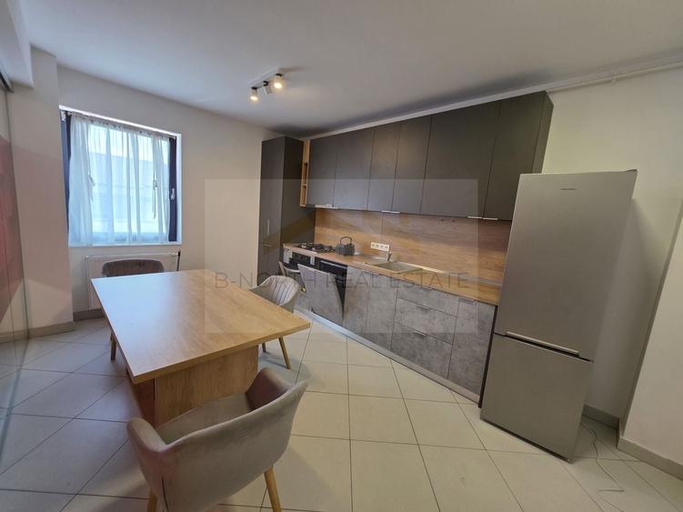 Apartament cu 2 camere decomandat, mobilat în Central