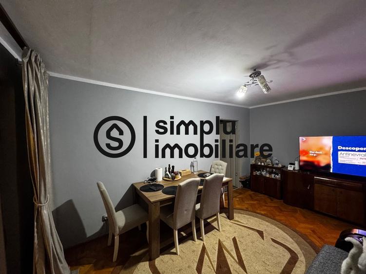 Apartament cu 3 camere semidecomandat în Gării