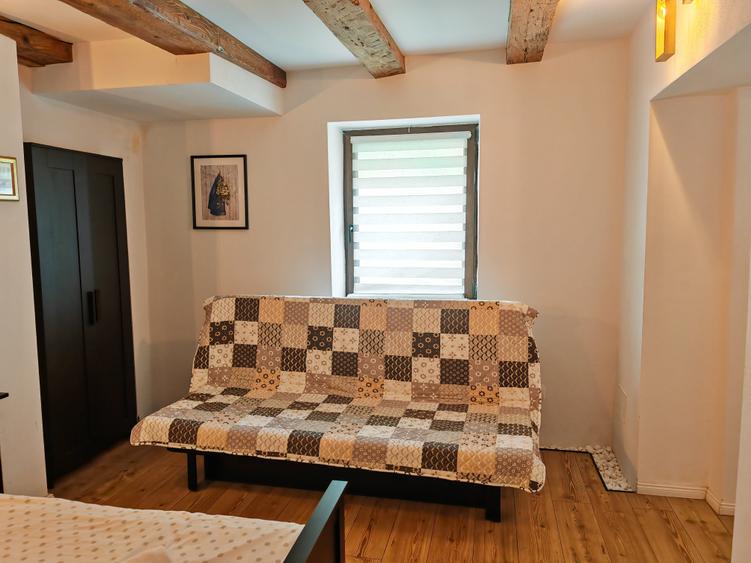 Apartament cu 4 camere decomandat, mobilat în Centrul Istoric
