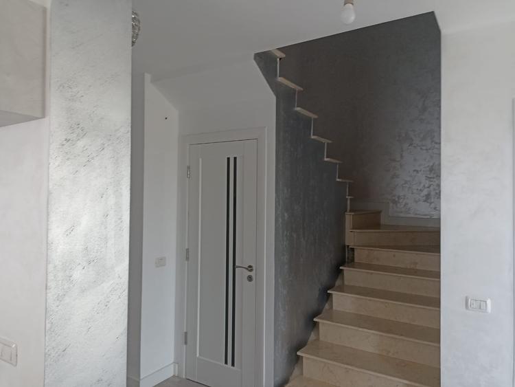 Casă individuală cu 4 camere cu Teren 300 Mp în Central