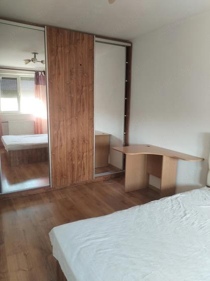 Garsonieră decomandată în Rogerius