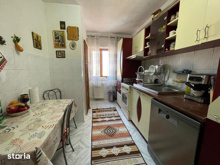 Apartament cu 4 camere decomandat în Păcurari