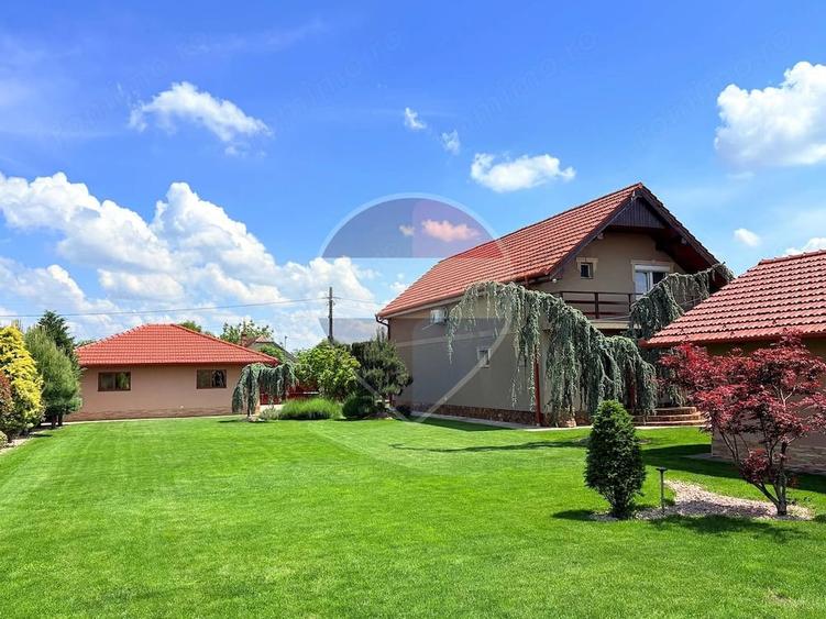 Casă cu 5 camere cu Teren 2687 Mp în Mădăras