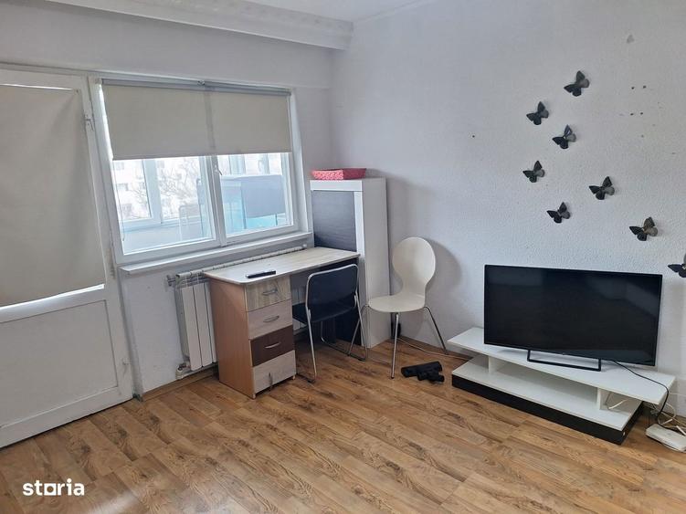 Apartament cu 3 camere decomandat în Faleza Nord