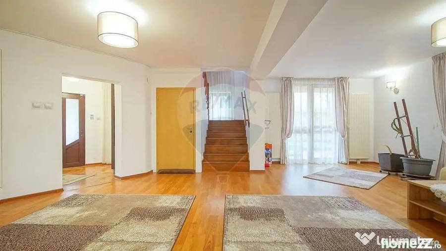 Casă cu 2 camere cu Teren 1167 Mp în Tractorul