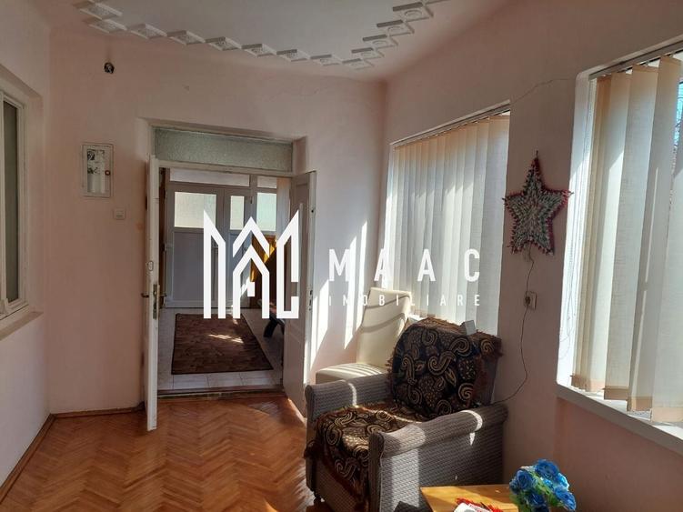 Casă individuală cu 3 camere cu Canalizare în Est