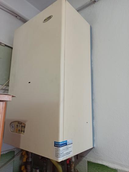 Apartament cu 2 camere semidecomandat în Calea București