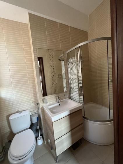 Apartament cu 4 camere circular, mobilat în Universitate