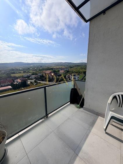 Apartament cu 3 camere semidecomandat, mobilat în Bună Ziua