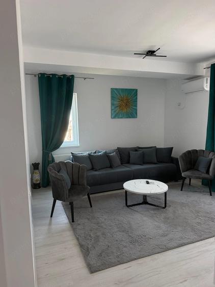 Apartament cu 2 camere decomandat în Roșu