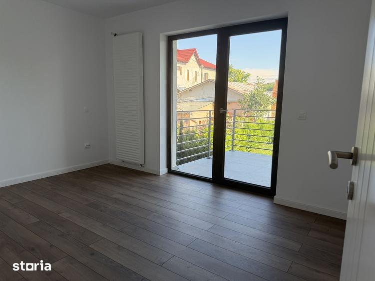 Casă cu 5 camere cu Teren 642 Mp în Pictor Rosenthal