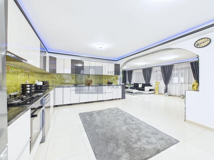 Casă individuală cu 6 camere cu Canalizare în Gorneni