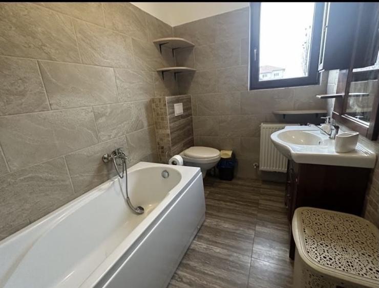 Apartament cu 3 camere decomandat în Giroc