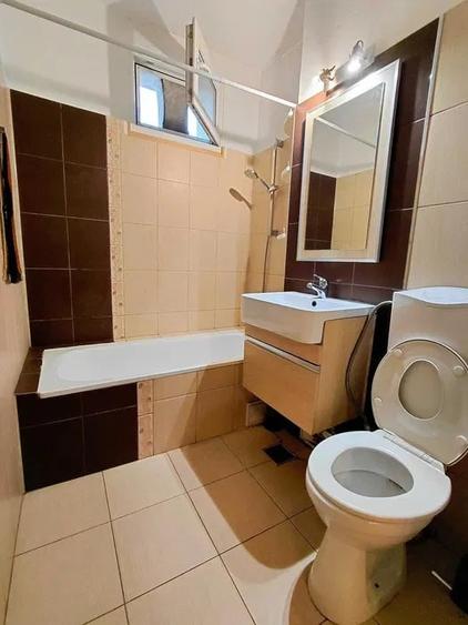 Apartament cu 2 camere semidecomandat, mobilat în 1 Mai