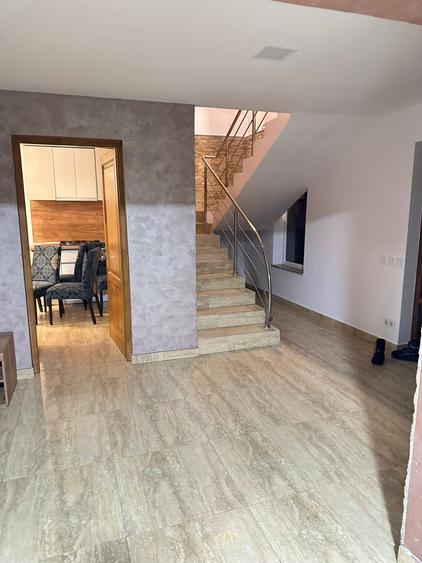 Casă individuală cu 5 camere cu Garaj în Gura Sohodol