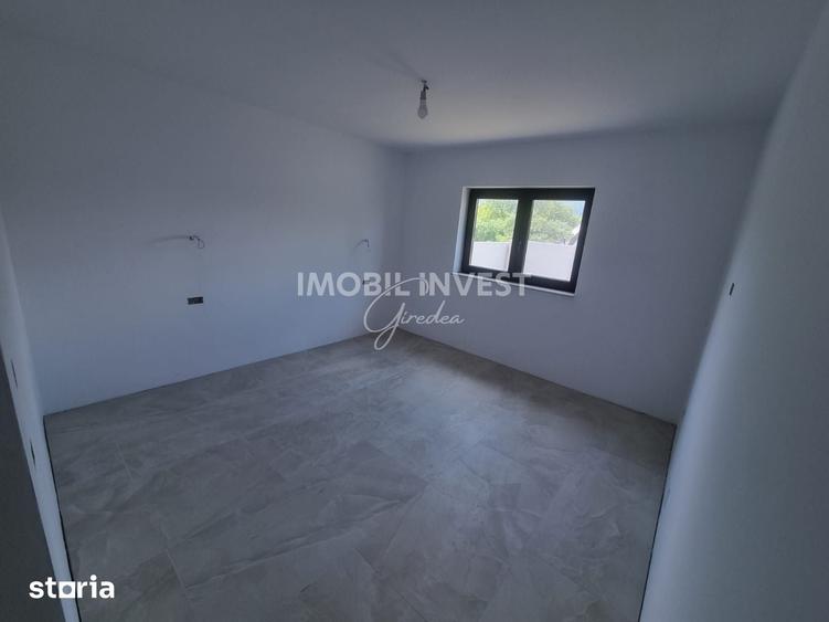 Casă cu 3 camere cu Teren 454 Mp în Cetate