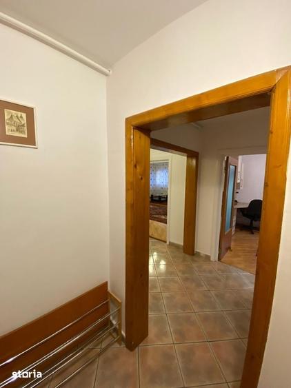 Apartament cu 4 camere decomandat în Astra