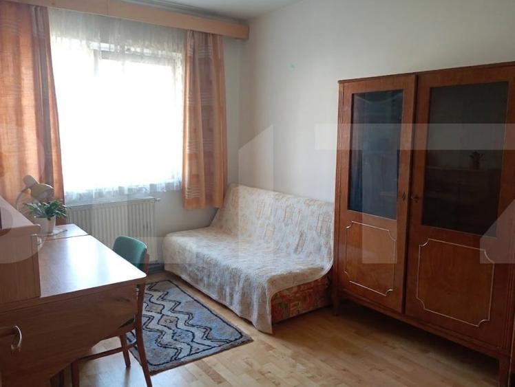 Apartament cu 3 camere decomandat, mobilat în Central