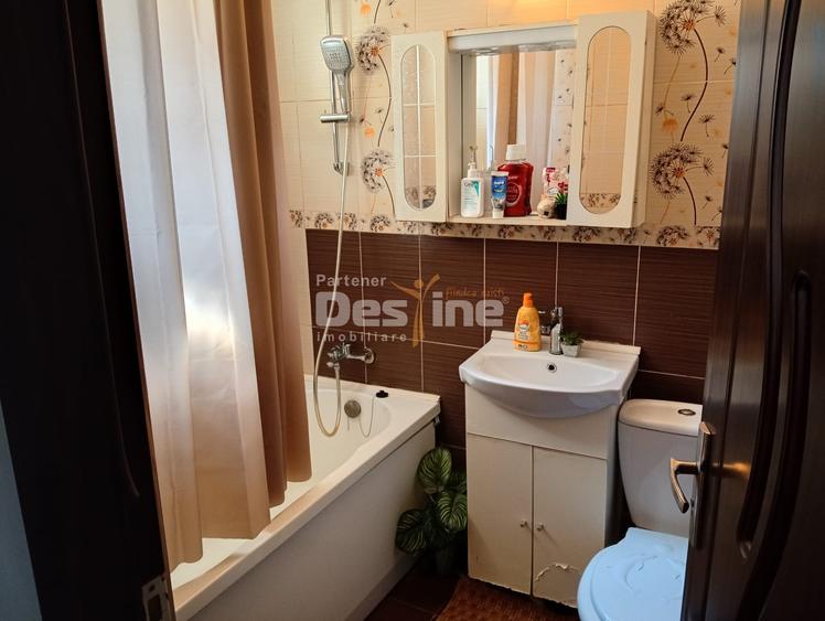 Apartament cu 2 camere semidecomandat, mobilat în Valea Rosie