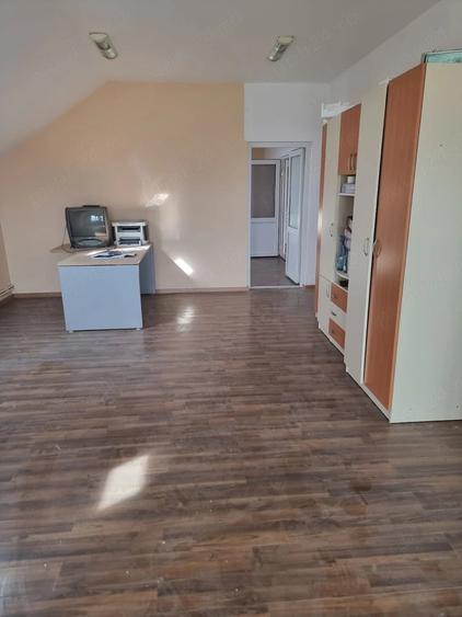Spațiu comercial, de 10,000 mp, în Central