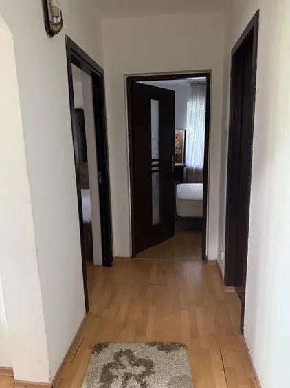 Apartament cu 2 camere decomandat, mobilat în Centru Civic
