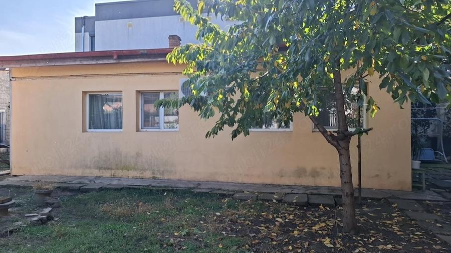 Casă cu 3 camere cu Teren 549 Mp în Central
