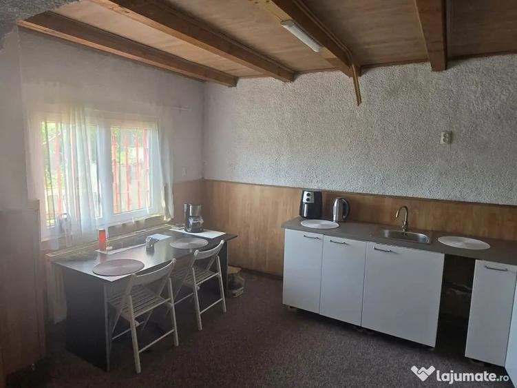 Casă cu 4 camere cu Teren 500 Mp în Teșila