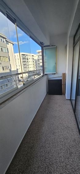 Apartament cu 3 camere semidecomandat în 9 Mai