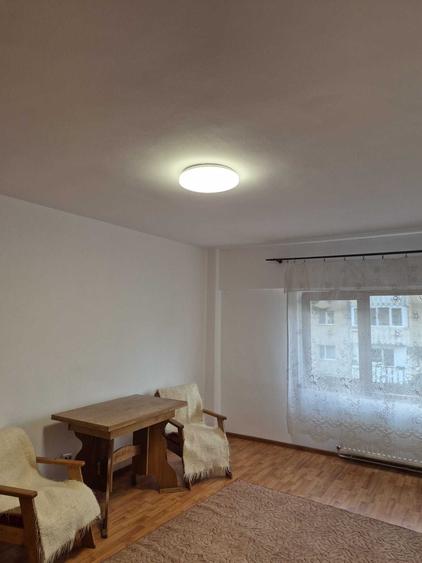 Garsonieră decomandată, mobilată în Central
