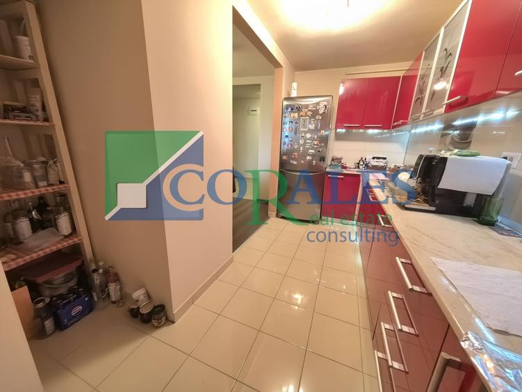 Apartament cu 4 camere semidecomandat, mobilat în Circumvalațiunii