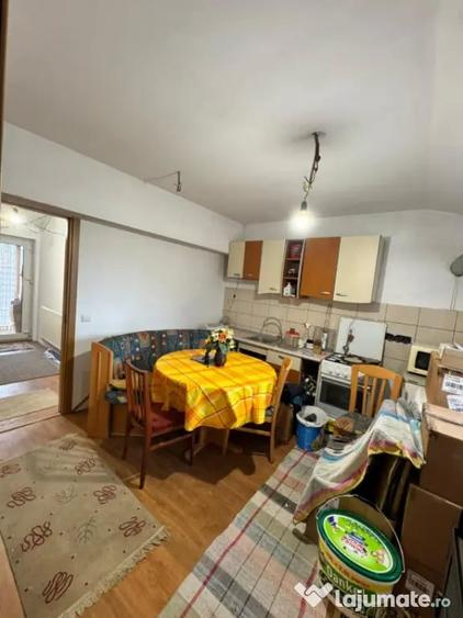Casă cu 3 camere cu Teren 400 Mp în Valea Roșie