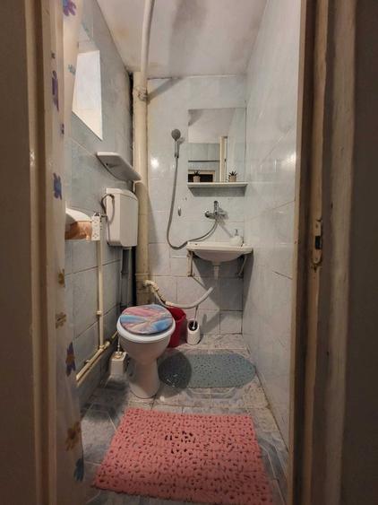 Apartament cu 2 camere semidecomandat în Podu Roș