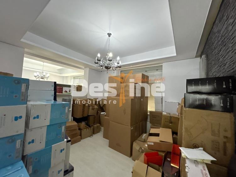 Apartament cu 4 camere semidecomandat în Universitate