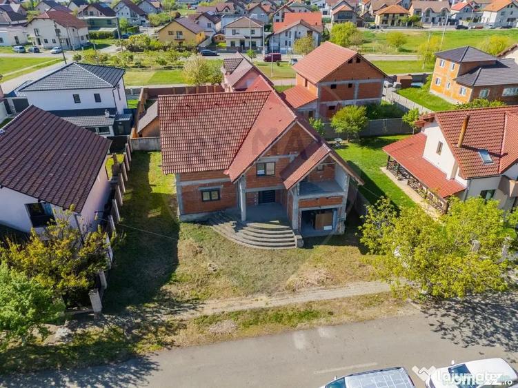Casă cu 4 camere cu Teren 517 Mp în Vladimirescu