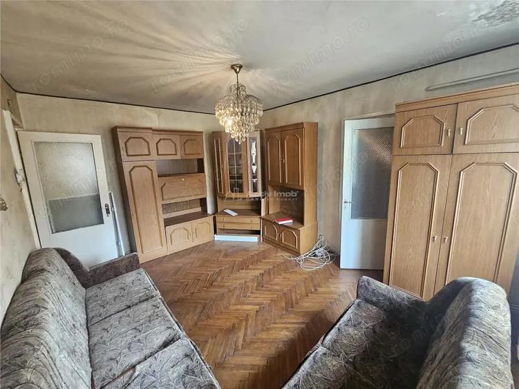 Apartament cu 2 camere nedecomandat, mobilat în Micro II