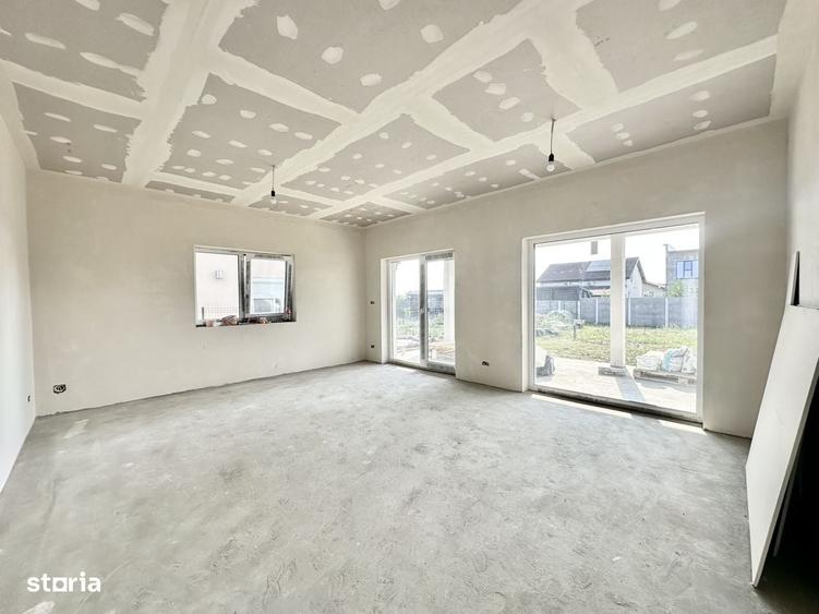 Casă cu 3 camere în Moșnița Nouă
