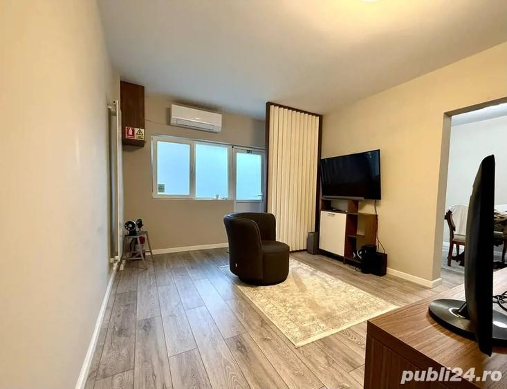 Apartament cu 3 camere decomandat în Central