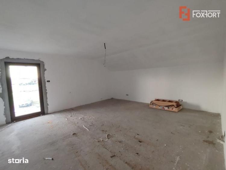 Casă cu 4 camere în Sânandrei