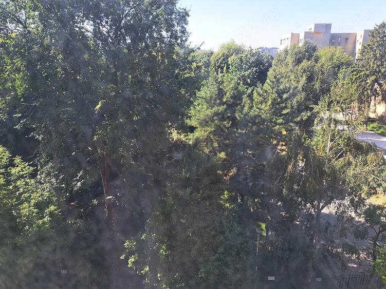 Apartament cu 4 camere decomandat în Pantelimon