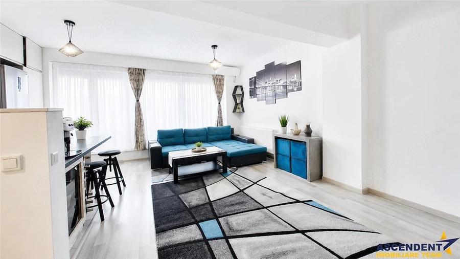 Apartament cu 3 camere decomandat în Tractorul