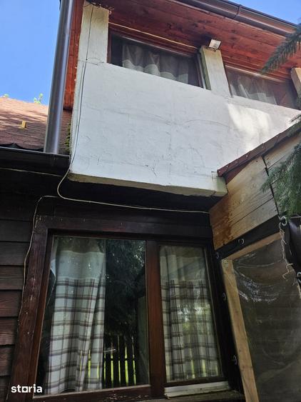 Casă cu 5 camere semidecomandat cu Teren 300 Mp în Mărișel
