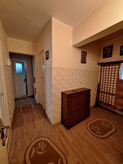 Apartament cu 2 camere decomandat în Micro 20