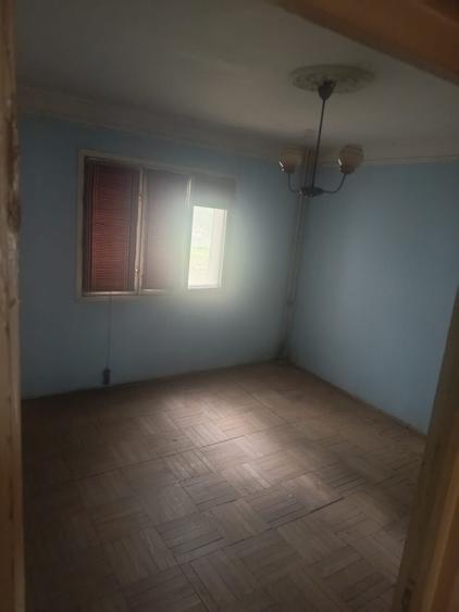 Apartament cu 3 camere decomandat în Cug