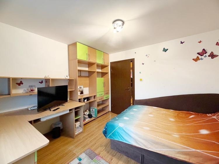 Apartament cu 4 camere decomandat, mobilat în Steaua