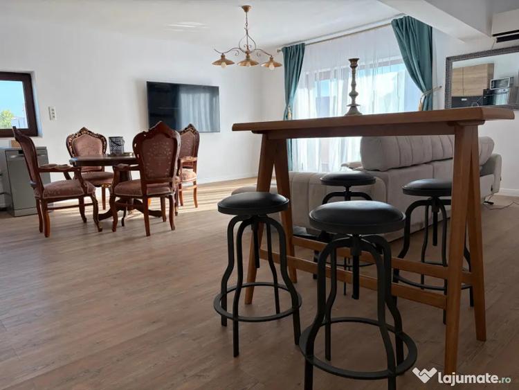 Apartament cu 3 camere decomandat, mobilat în Primo