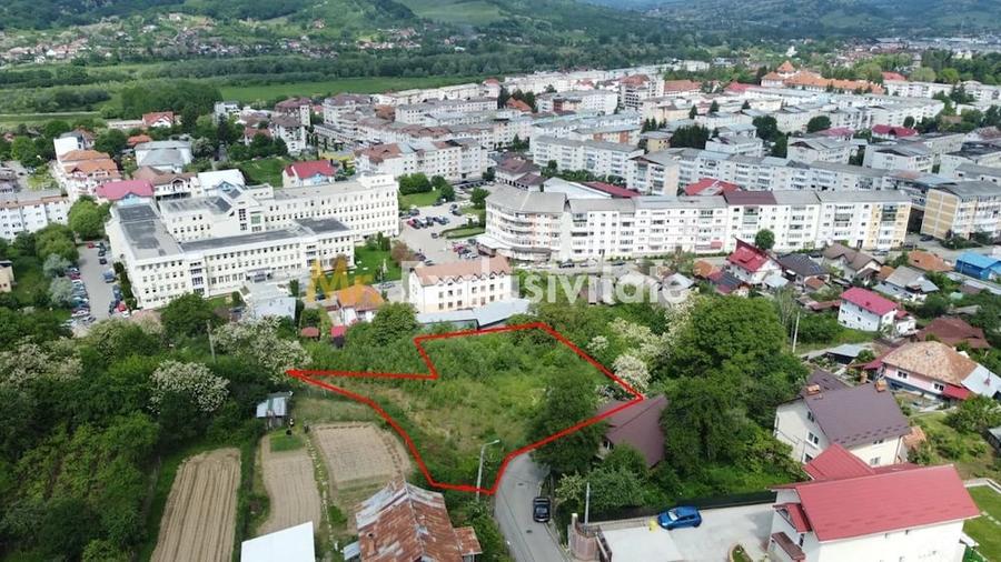 Teren de 3049 mp, în Central