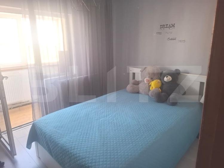 Apartament cu 3 camere decomandat, mobilat în Micro 11